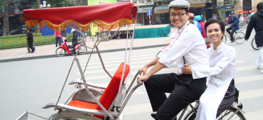 Vietnam-wedding-cyclo-traditional